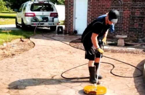 How Driveway Power Washing Companies Remove Years of Dirt, Algae, and Surface Buildup